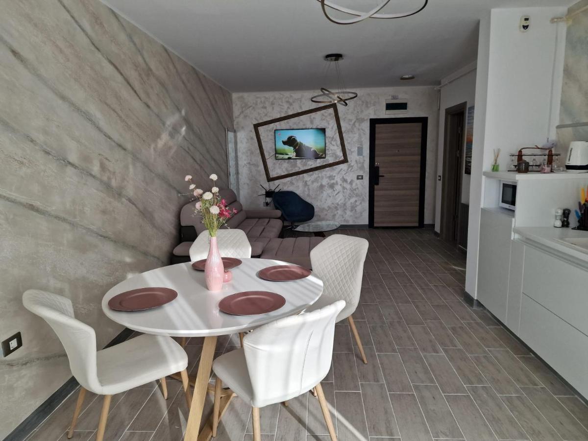 Livia Apartment Navodari Exterior photo